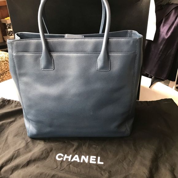 CHANEL Large Shopping Bag in Blue NWT and dust bag - Picture 6 of 9